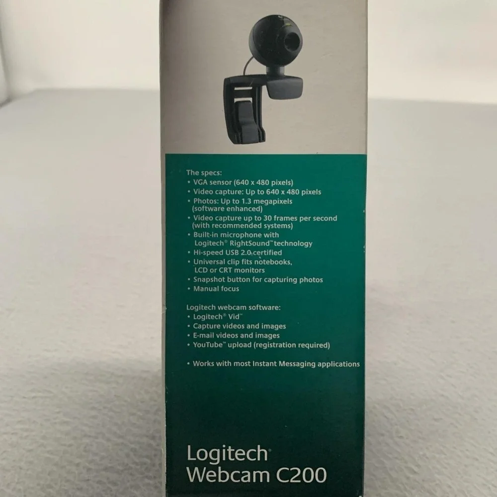 Logitech Webcam C200 USB V-U0011 Grey Black Built In Microphone Manual Focus NEW